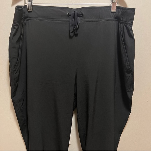 Eddie Bauer Black Lightweight Nylon Joggers Size XL - Picture 3 of 11